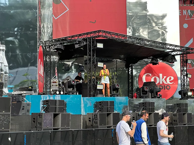 Picture of Züri Fäscht - Close up photo of the Coca Cola stage, China Garden