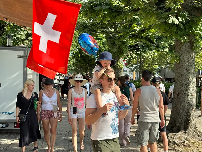 Picture of Züri Fäscht - Lake Zürich Promenade, Swiss flag